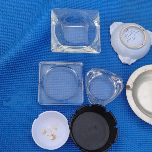 Ashtray Lot - Picture 3 of 4